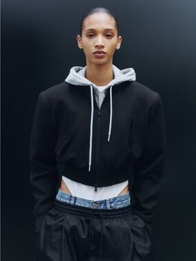 WARDROBE.NYC H&M
NWT BLACK CROPPED WOOL BOMBER JACKET